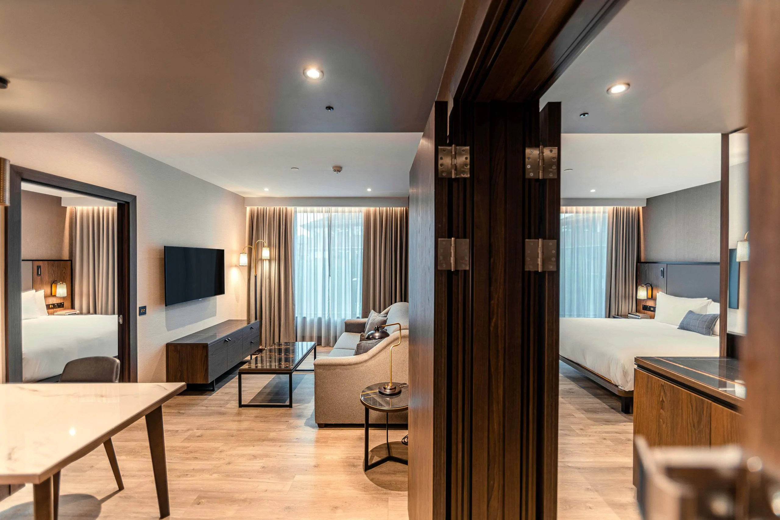 Connecting room suite